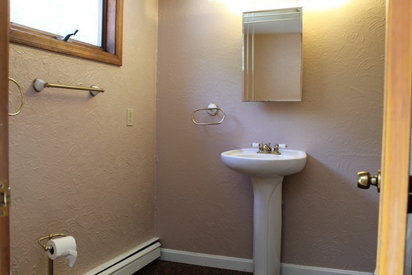 10 Burroughs Road North Reading, MA 01864 - Photo 13 of 30 Gallery Image 13