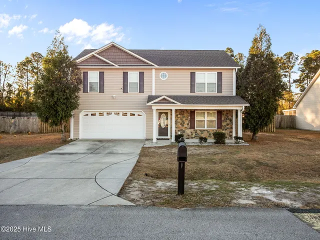 $295,000 | 513 Aberdineshire Court, Hubert, NC 28539