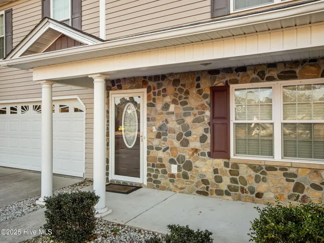 $295,000 | 513 Aberdineshire Court, Hubert, NC 28539