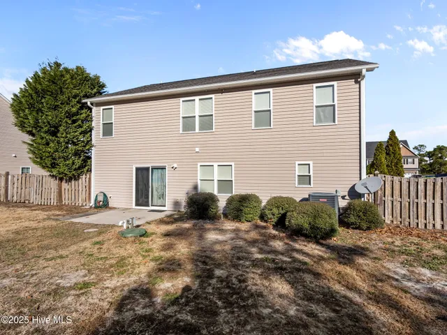 $295,000 | 513 Aberdineshire Court, Hubert, NC 28539