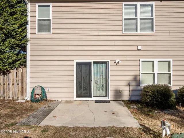 $295,000 | 513 Aberdineshire Court, Hubert, NC 28539