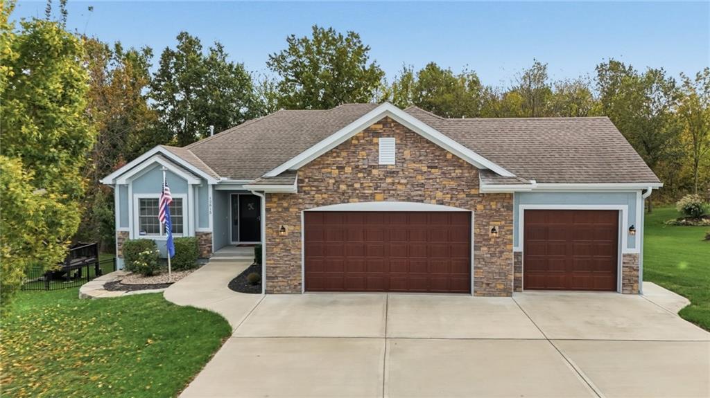 12815 Hubbard Road Kansas City, KS 66109 - Photo 1 of 53