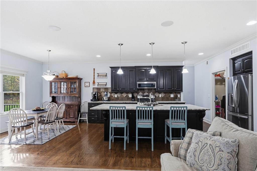 12815 Hubbard Road Kansas City, KS 66109 - Photo 12 of 53