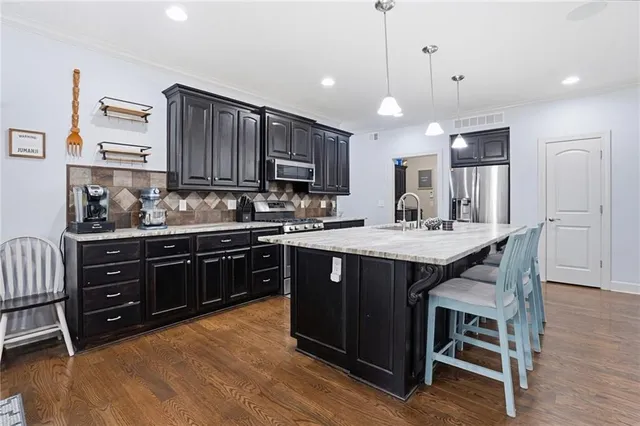 $599,949 | 12815 Hubbard Road, Kansas City, KS 66109