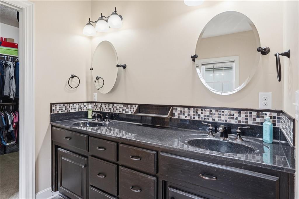 12815 Hubbard Road Kansas City, KS 66109 - Photo 21 of 53