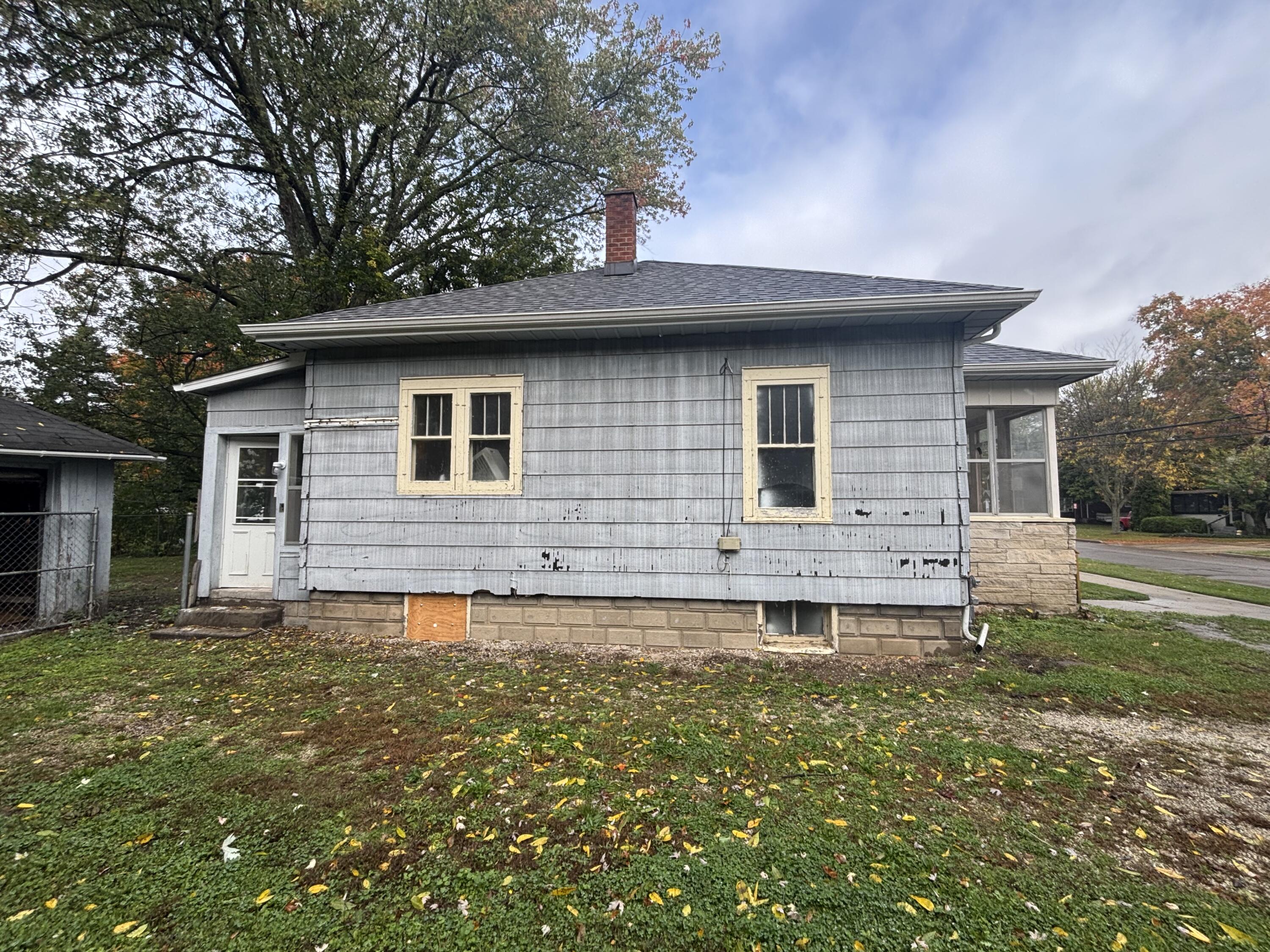 605 Constantine Street Three Rivers, MI 49093 - Photo 3 of 15 IMG_9741