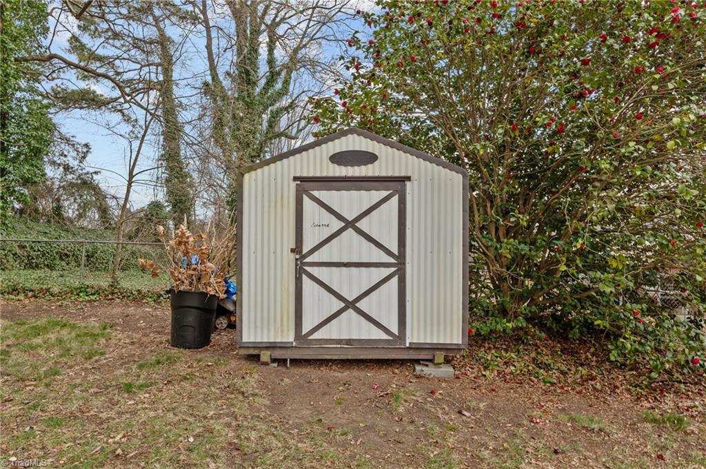 461 Camp Road Burlington, NC 27217 - Photo 6 of 40 Gallery Image 6