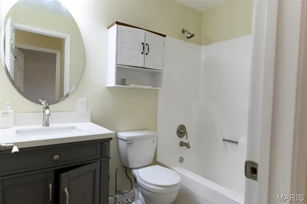 $154,900 | 4500 Lake Drive, Granite City, IL 62040