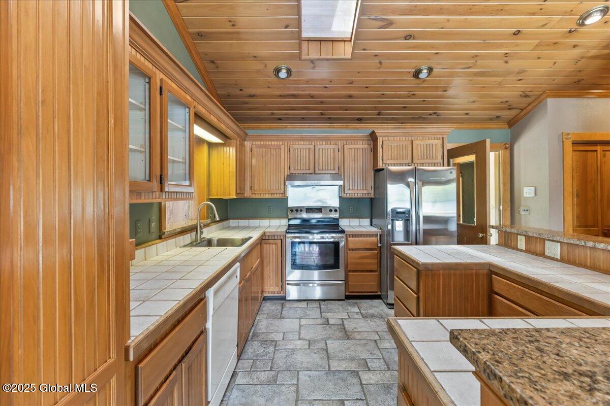 31 Fish Point Road Bolton, NY 12824 - Photo 8 of 46 Kitchen