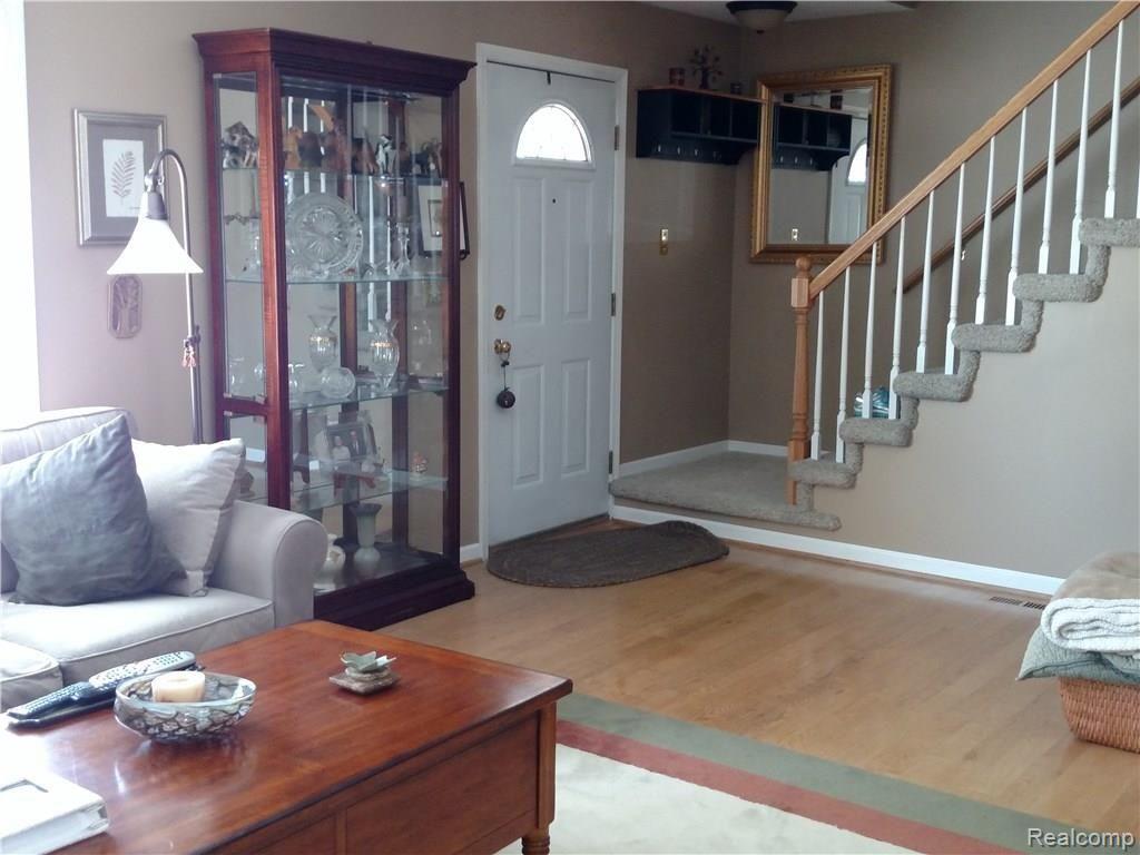 358 Arlington Drive Rochester Hills, MI 48307 - Photo 9 of 20