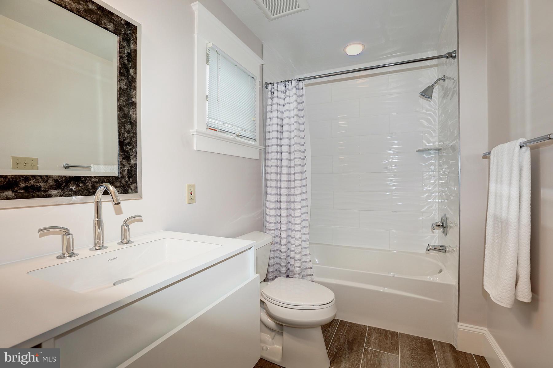 6603 Glenbrook Road Chevy Chase, MD 20815 - Photo 22 of 30 Bath