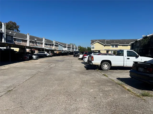 $85,000 | 8405 Wilcrest Drive, Unit 3202, Houston, TX 77072