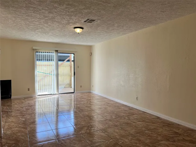 $85,000 | 8405 Wilcrest Drive, Unit 3202, Houston, TX 77072