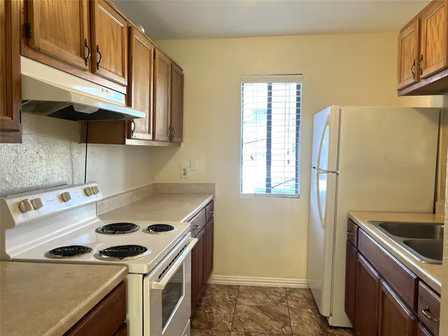 $85,000 | 8405 Wilcrest Drive, Unit 3202, Houston, TX 77072