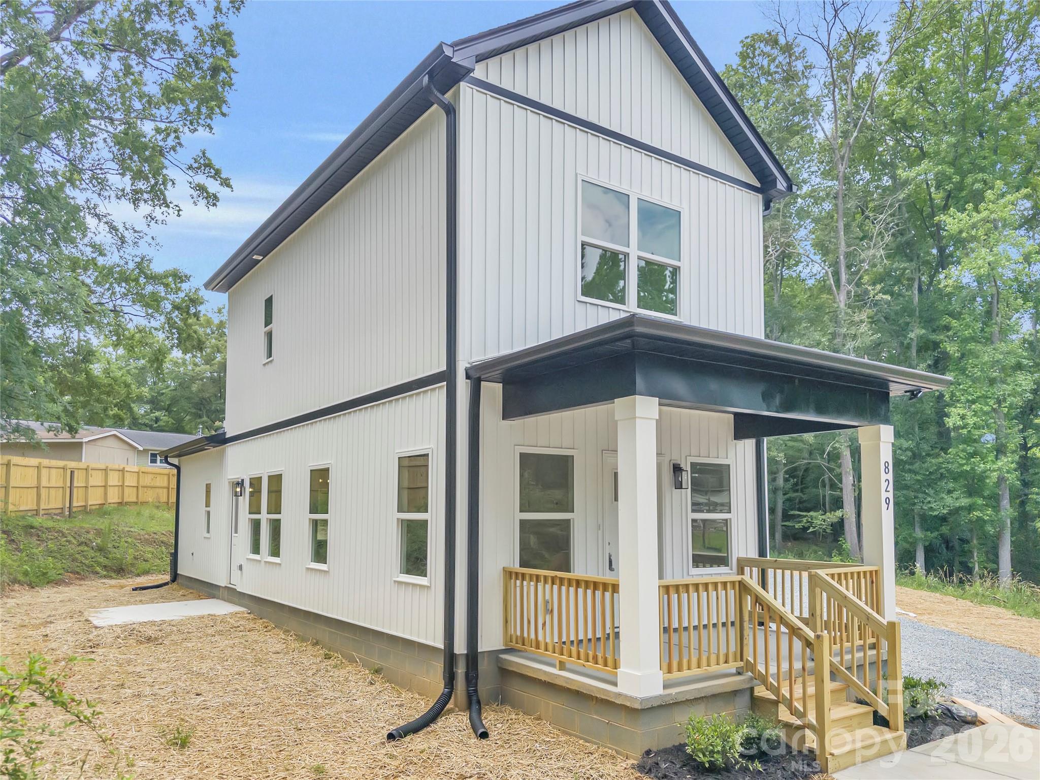 829 East Arch Street Lancaster, SC 29720 - Photo 2 of 21