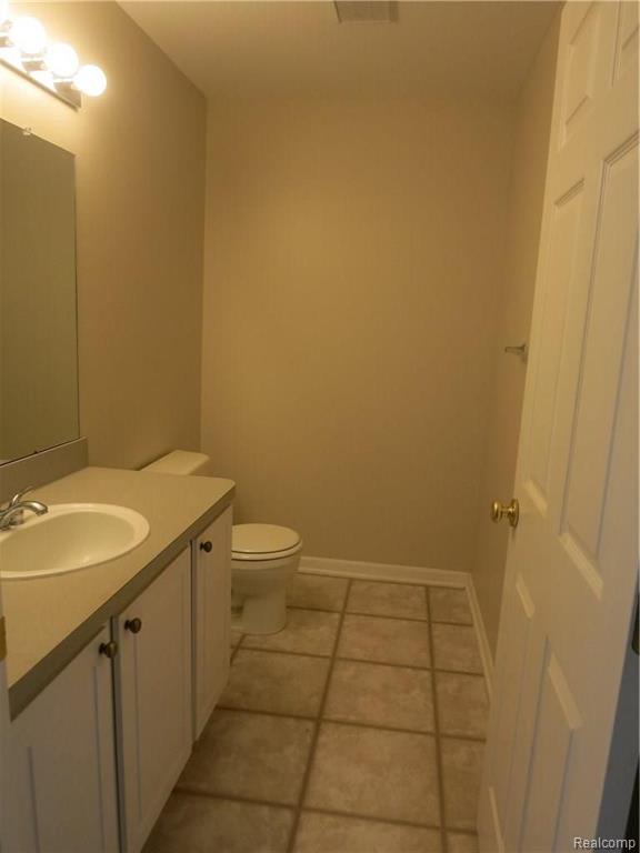 16956 Farmington Road, Unit 23 Livonia, MI 48154 - Photo 15 of 32