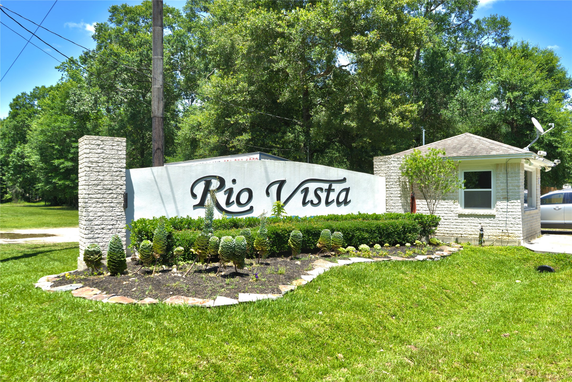 27732 Colapis Drive Splendora, TX 77372 - Photo 2 of 4 a view of garden