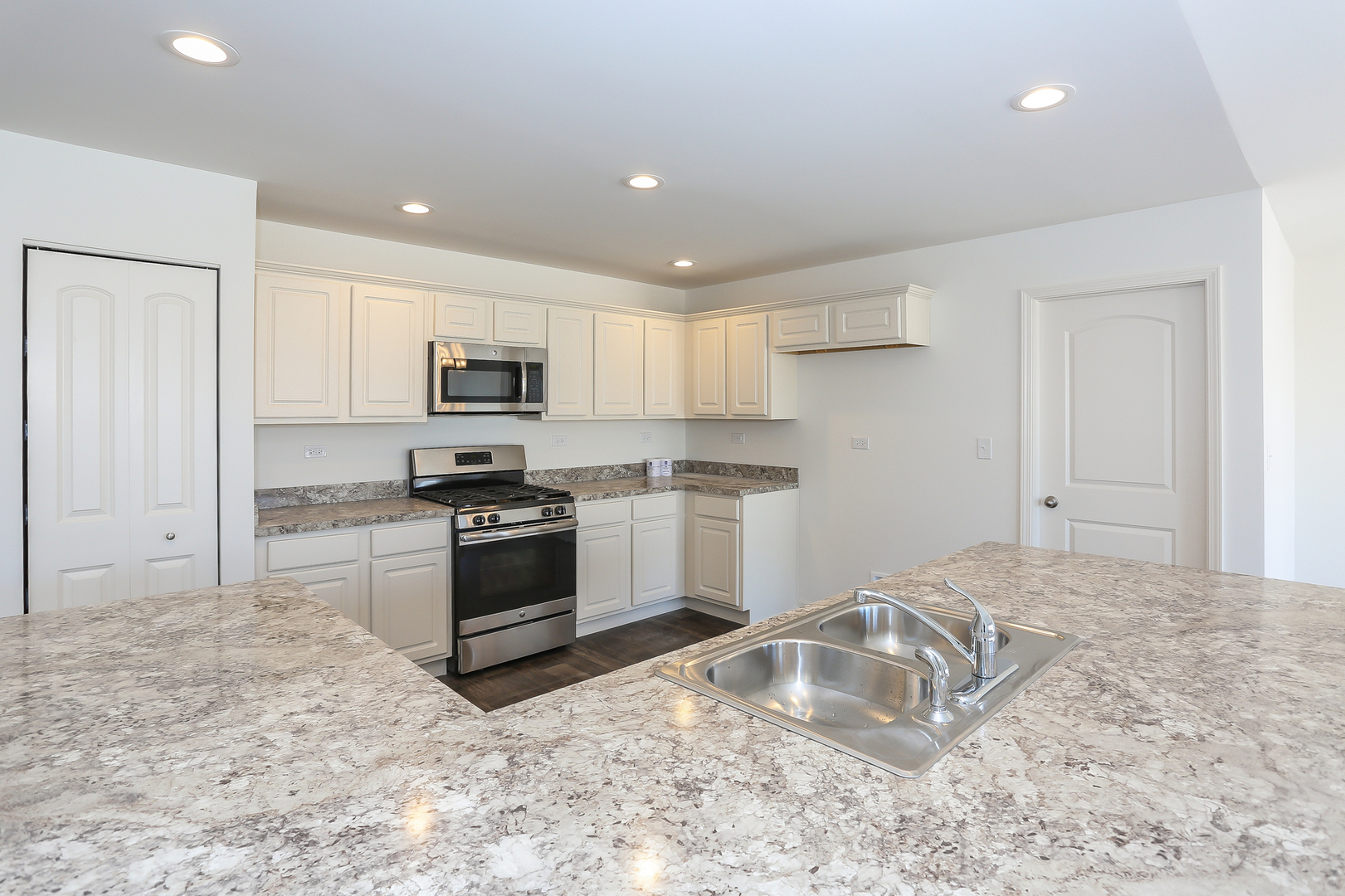3710 Doherty Lane McHenry, IL 60050 - Photo 13 of 18