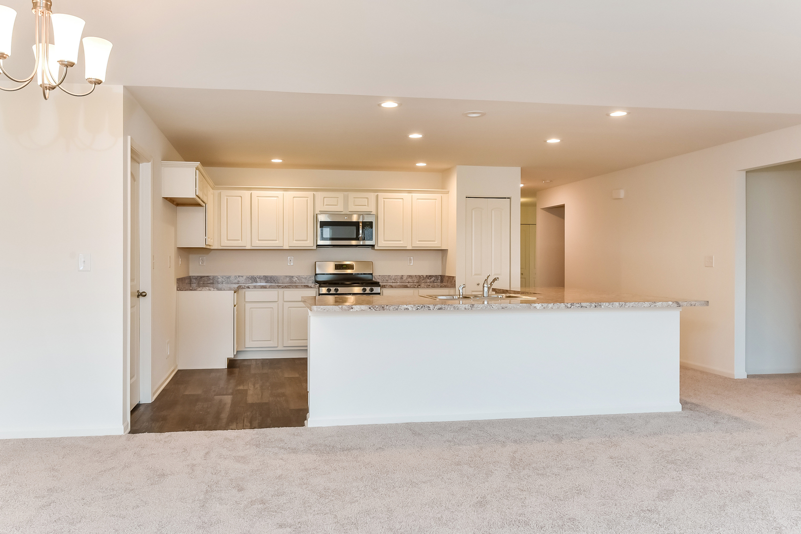 3710 Doherty Lane McHenry, IL 60050 - Photo 5 of 18
