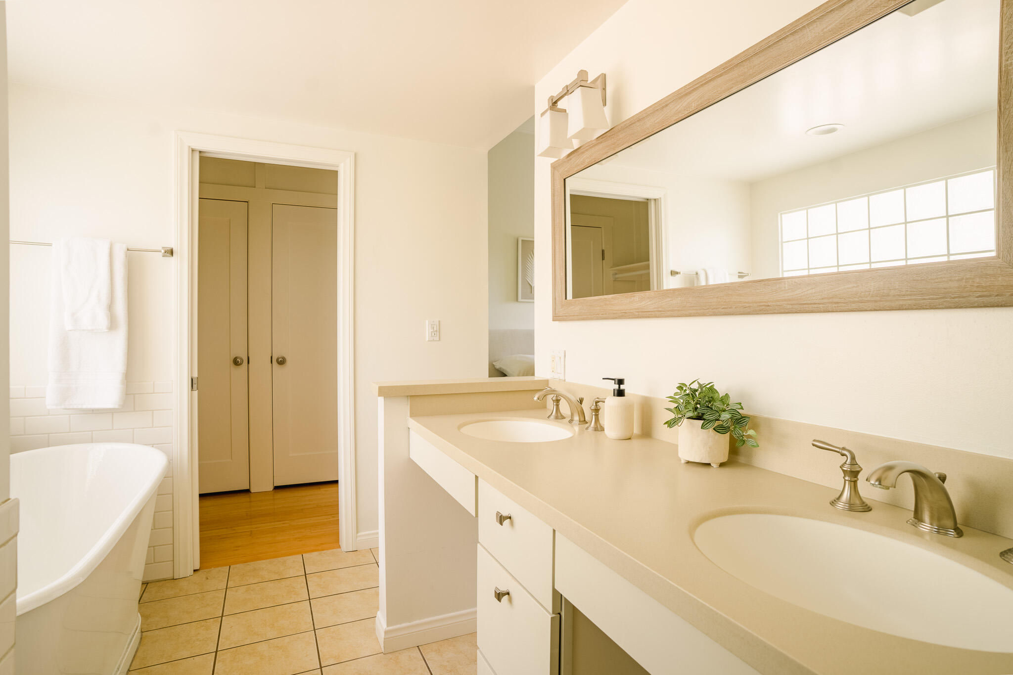 2128 Red Rose Way Santa Barbara, CA 93109 - Photo 13 of 22 Primary Bathroom
