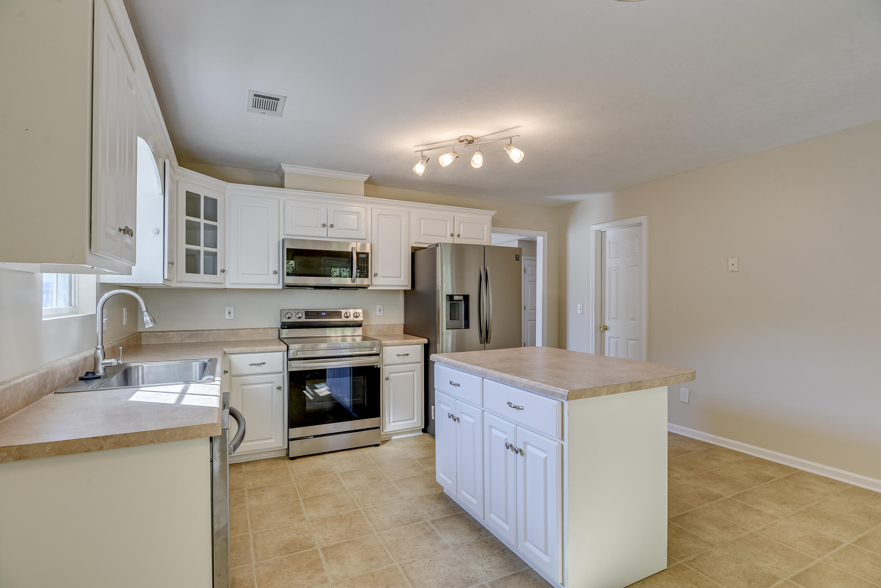 531 Stirling Bridge Road Grovetown, GA 30813 - Photo 11 of 27 Kitchen