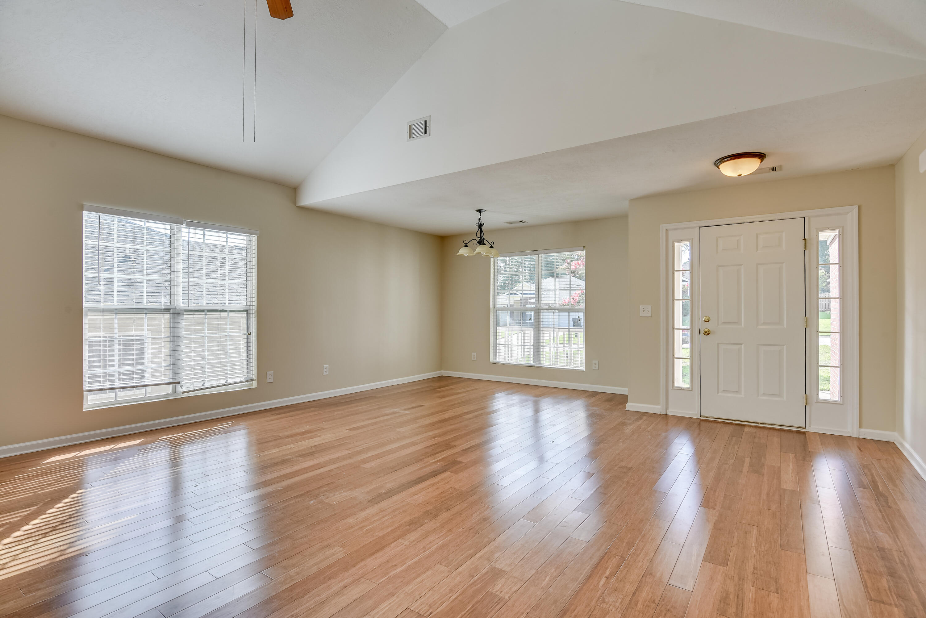 531 Stirling Bridge Road Grovetown, GA 30813 - Photo 8 of 27 Living room, dining area, Entrance view