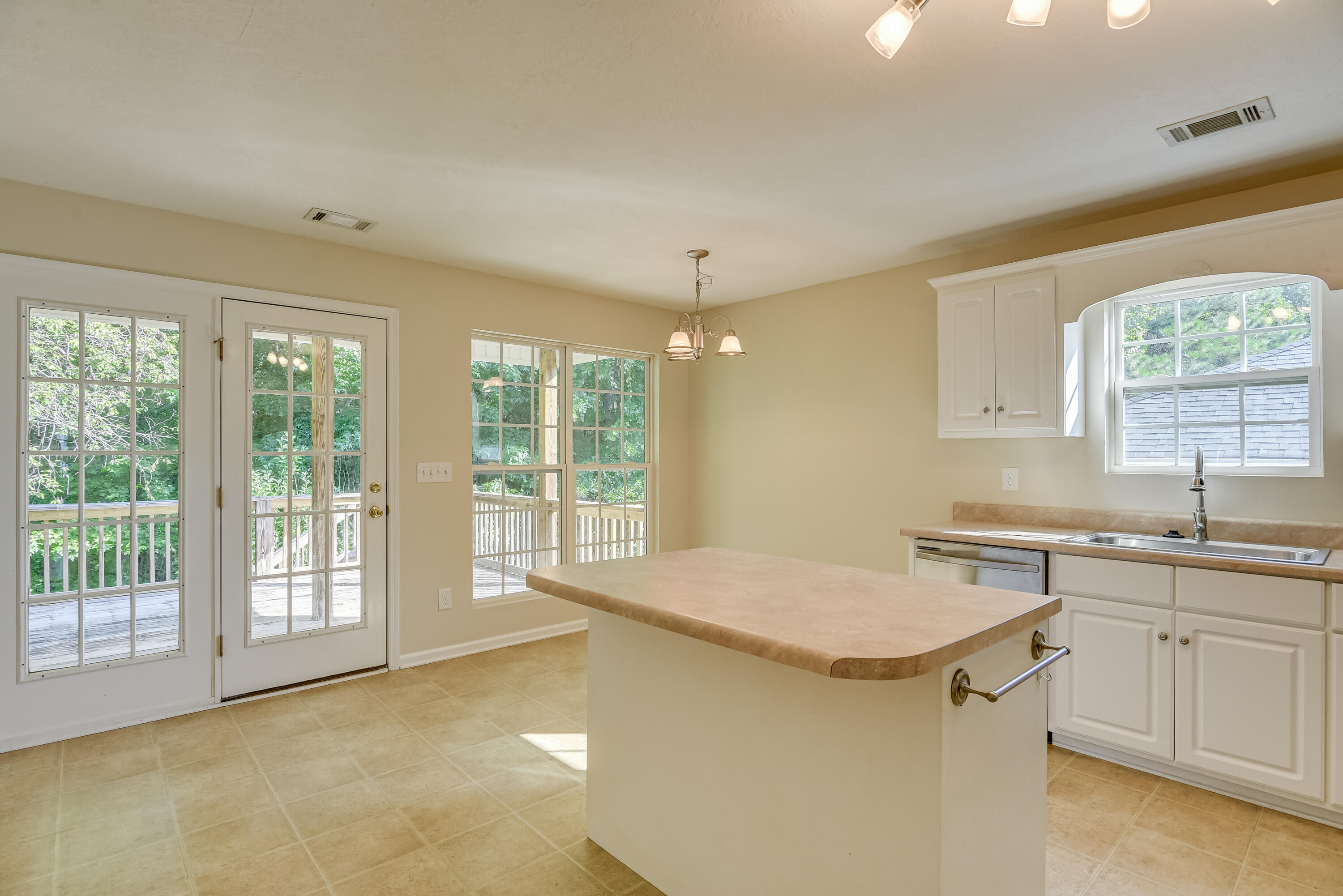 531 Stirling Bridge Road Grovetown, GA 30813 - Photo 9 of 27 Kitchen with backside view