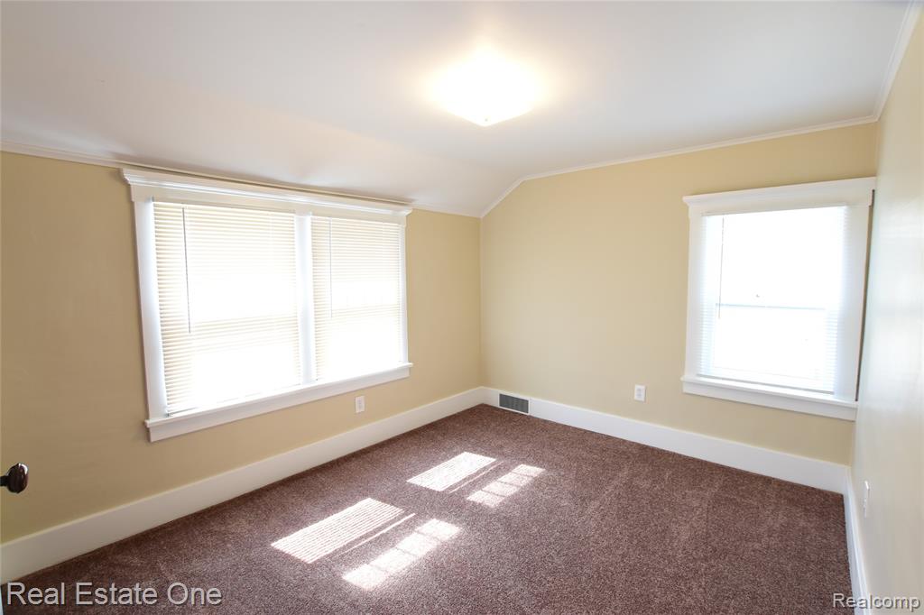 99 Chippewa Road Pontiac, MI 48341 - Photo 15 of 28