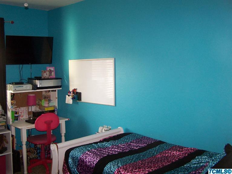 35604 Ennis Road Squaw Valley, CA 93675 - Photo 23 of 33 North bedroom