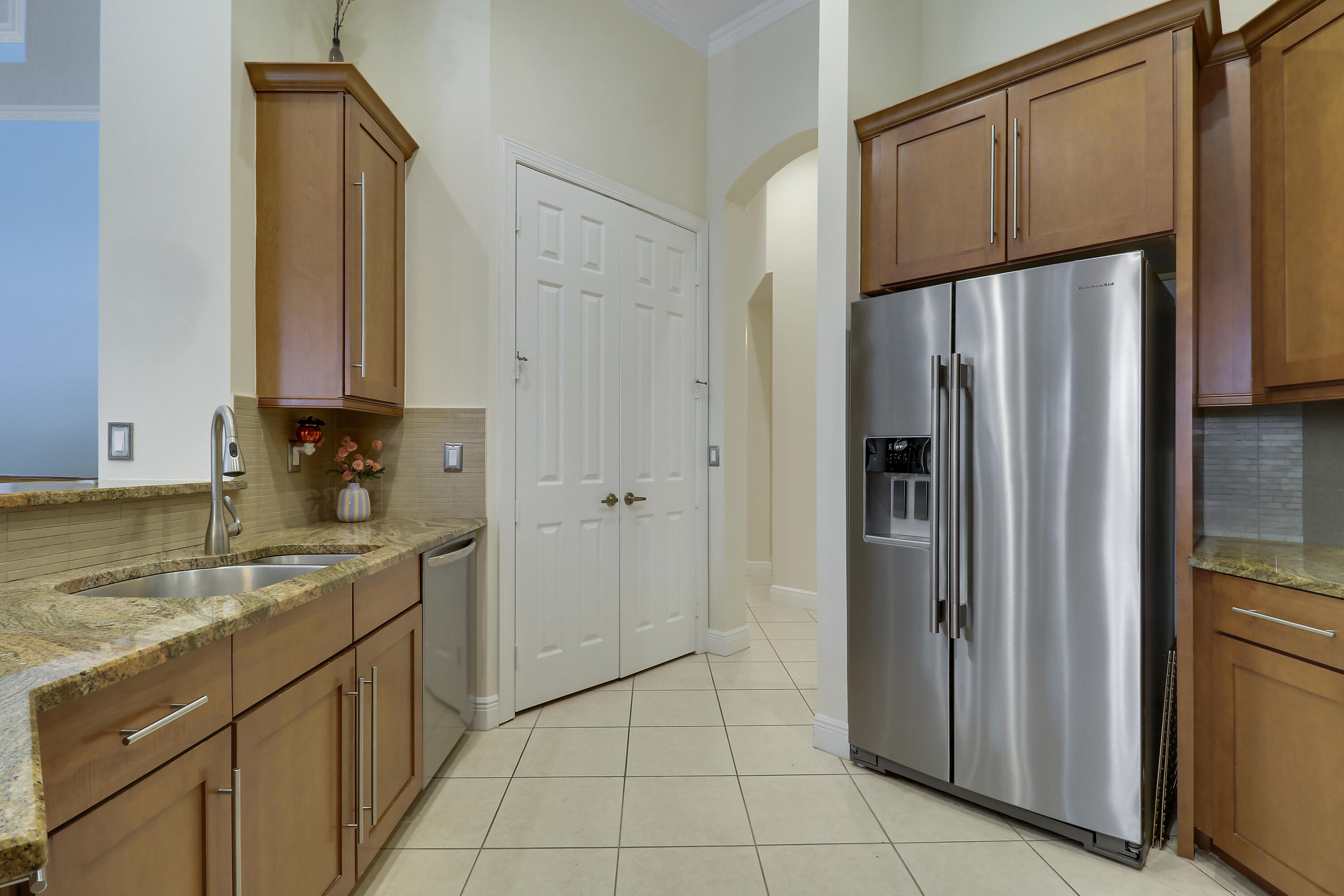 8618 Tompson Point Road Port St. Lucie, FL 34986 - Photo 18 of 76 Kitchen