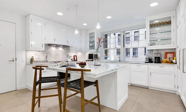 $5,500,000 | 150 East 72nd Street, Unit 4S | Lenox Hill