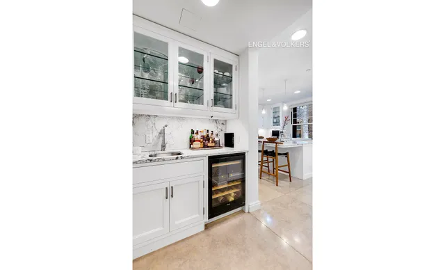 $5,500,000 | 150 East 72nd Street, Unit 4S | Lenox Hill