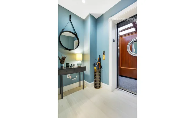 $5,500,000 | 150 East 72nd Street, Unit 4S | Lenox Hill