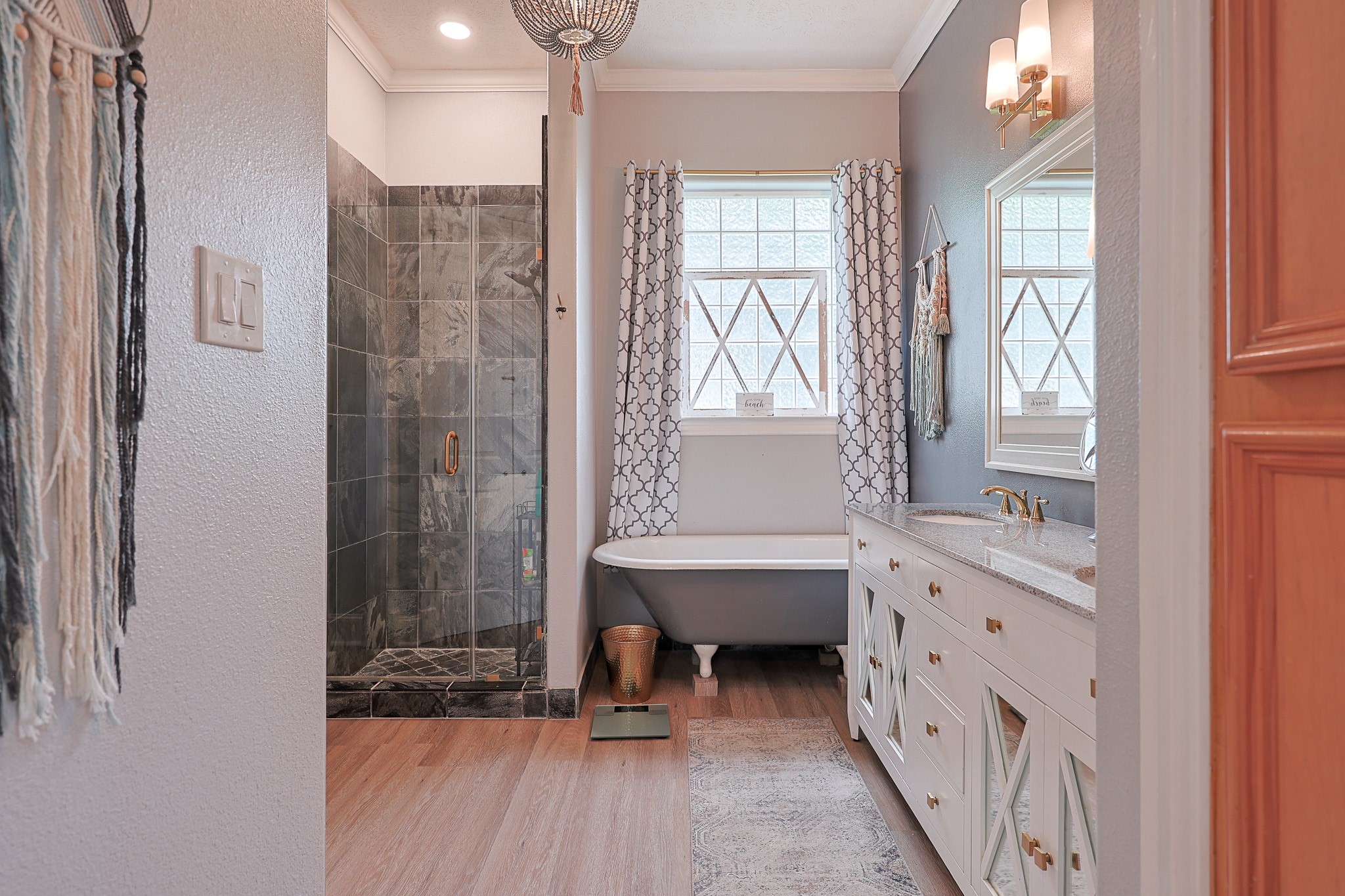 4704 Donald Street Seabrook, TX 77586 - Photo 27 of 42 a bathroom with a sink and a mirror