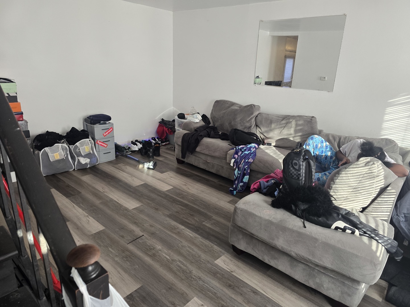 173 Williamsburg Road Country Club Hills, IL 60478 - Photo 14 of 22 a living room with furniture and a couch