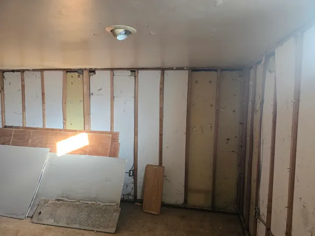 $114,900 | 173 Williamsburg Road, Country Club Hills, IL 60478