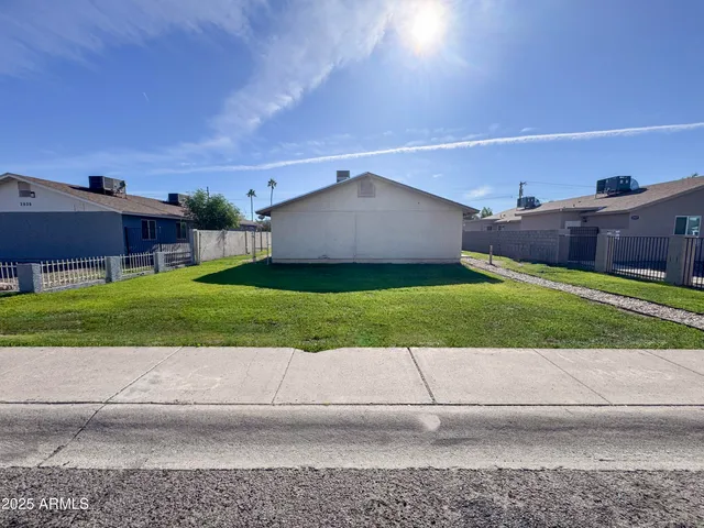 $1,000 | 2931 East Atlanta Avenue, Unit 2, Phoenix, AZ 85040