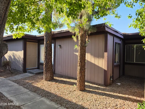 $279,900 | 911 South Casitas Drive, Unit C, Tempe, AZ 85281