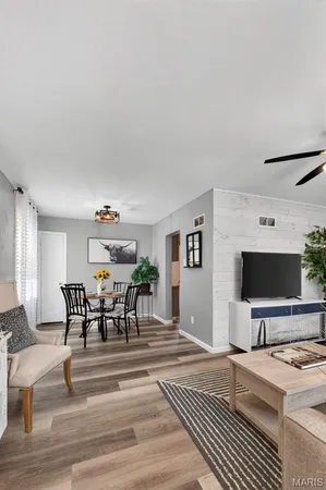 $289,900 | 6929 Dartmouth Avenue, University City, MO 63130