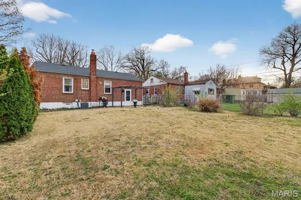 $289,900 | 6929 Dartmouth Avenue, University City, MO 63130