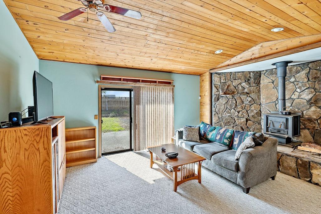 2260 Roberts Road Medford, OR 97504 - Photo 5 of 31 Additional Photo