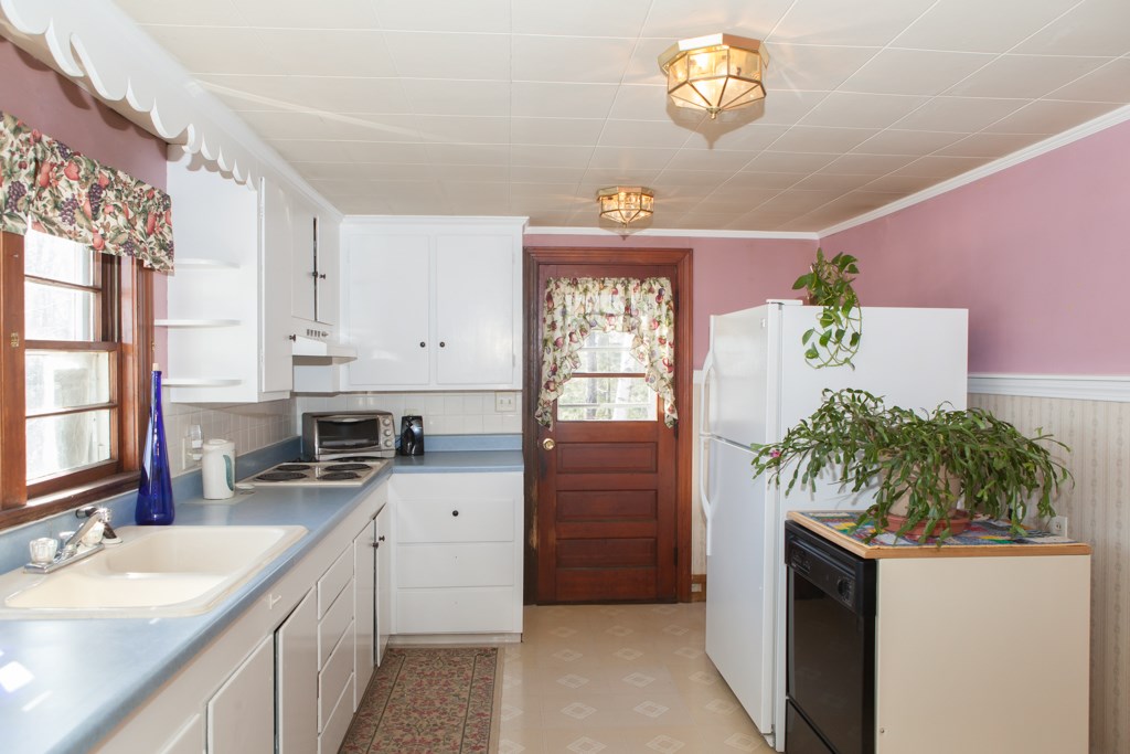 317 Bolt Hill Road Eliot, ME 03903 - Photo 6 of 19