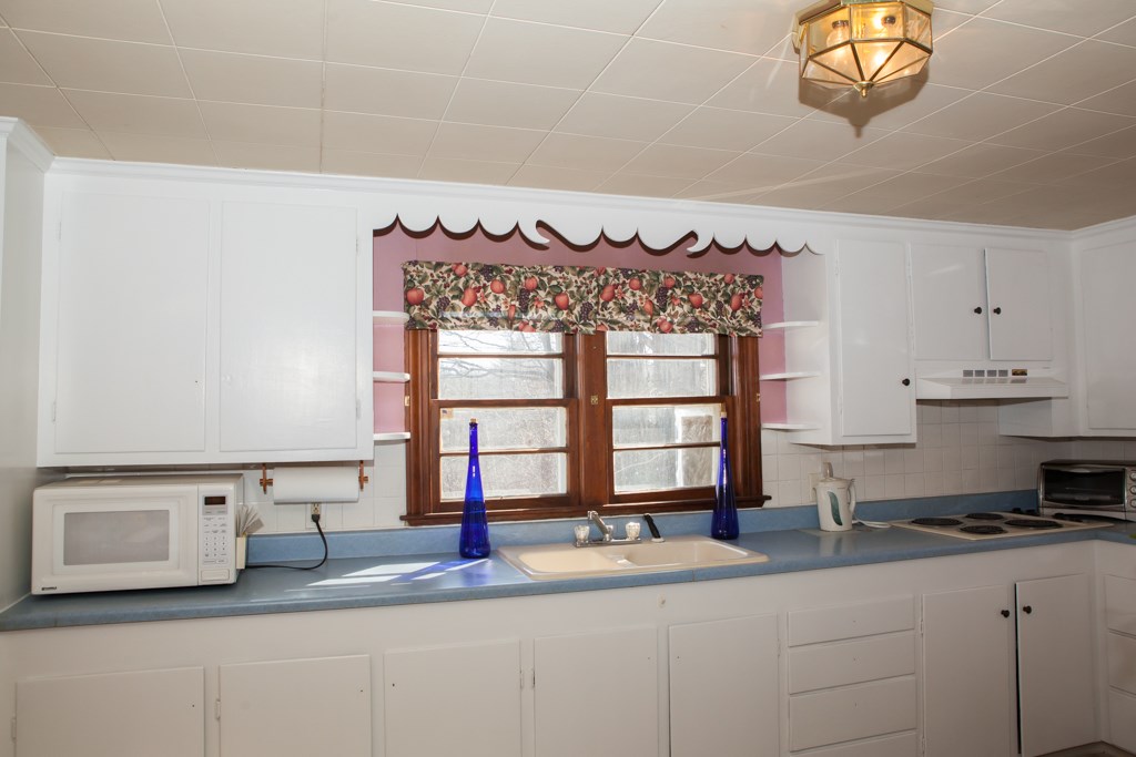 317 Bolt Hill Road Eliot, ME 03903 - Photo 7 of 19