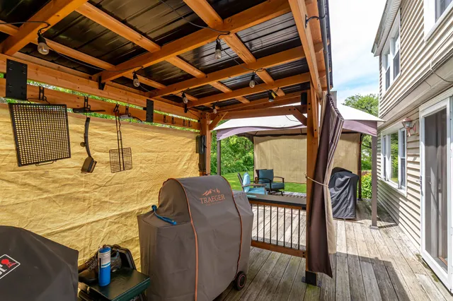 $469,000 | 212 West Main Street, Hillsborough, NH 03244