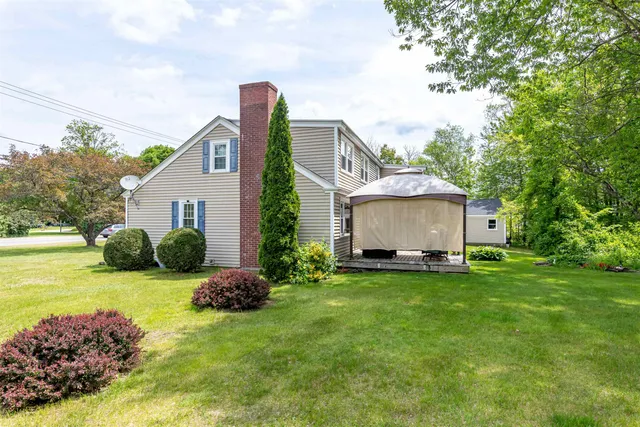 $469,000 | 212 West Main Street, Hillsborough, NH 03244