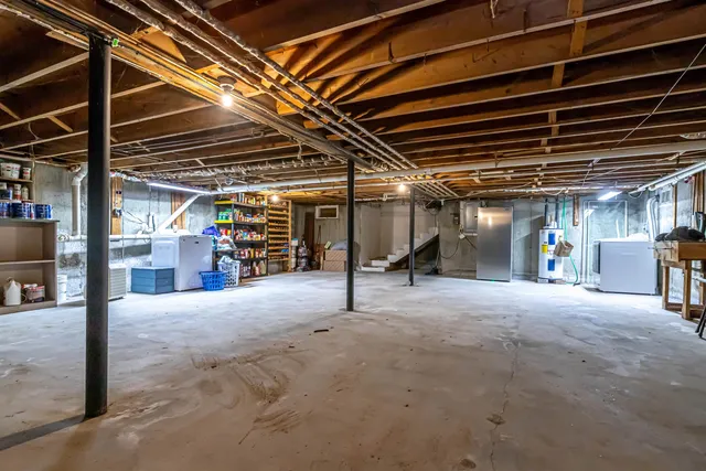 $469,000 | 212 West Main Street, Hillsborough, NH 03244