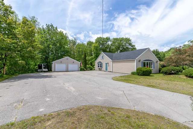 $469,000 | 212 West Main Street, Hillsborough, NH 03244