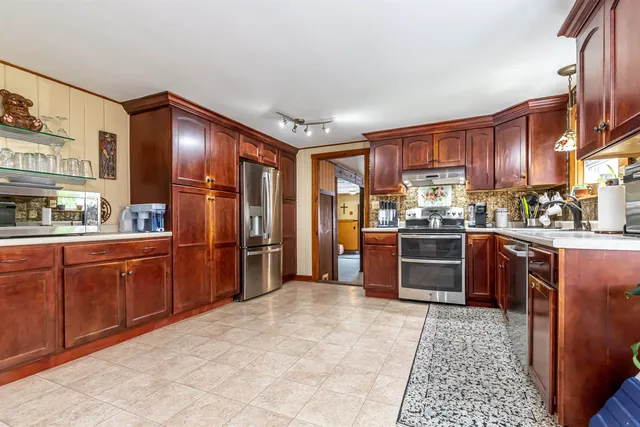 $469,000 | 212 West Main Street, Hillsborough, NH 03244