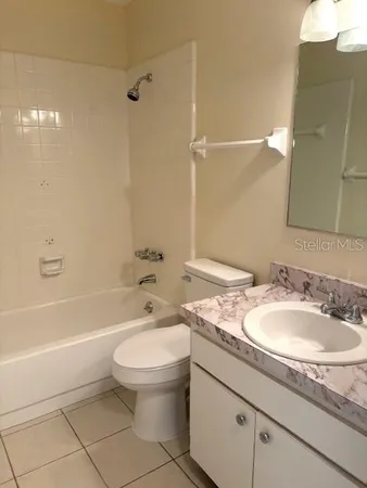 $1,725 | 407 Feltham Trail, Unit B, Sun City Center, FL 33573