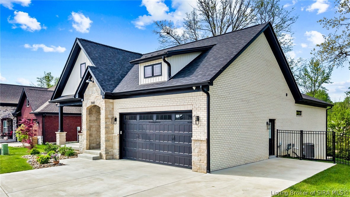 3501 Linnert Way New Albany, IN 47150 - Photo 3 of 77 Right side view